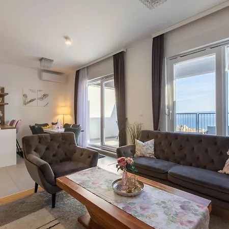 Penthouse Heavenly Апартаменты *