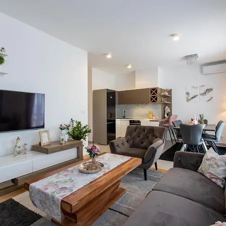 Penthouse Heavenly * Split